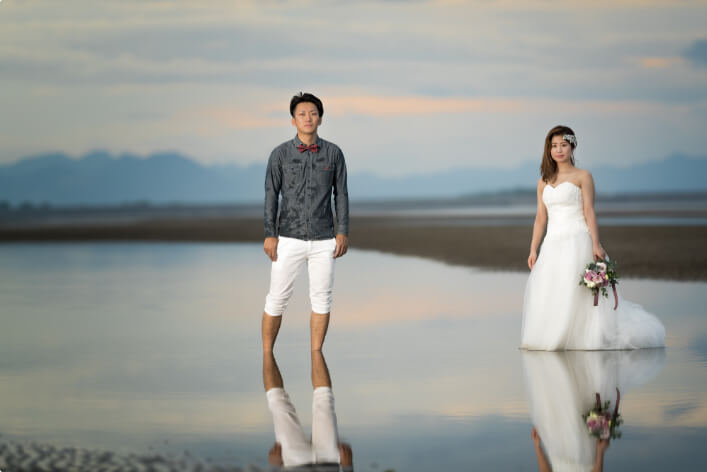 前撮りイメージ：白ドレス　海