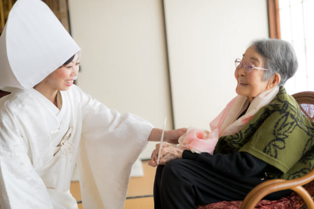 前撮りイメージ：おばあちゃんと一緒に