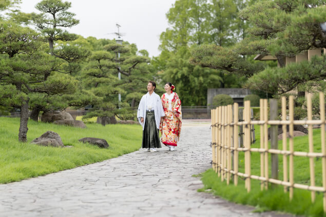 前撮りイメージ：和装　庭園